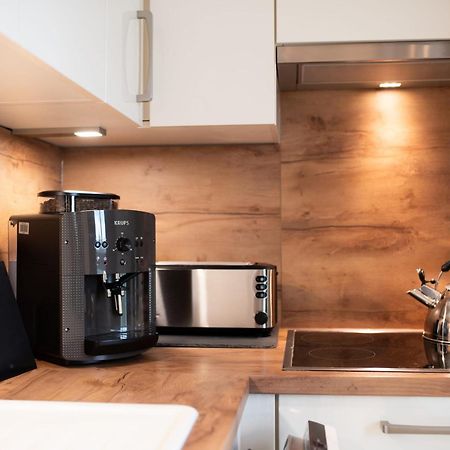 Central Apartment 4 Bedrooms For Up To 12 Guests ฮัมบูร์ก ภายนอก รูปภาพ