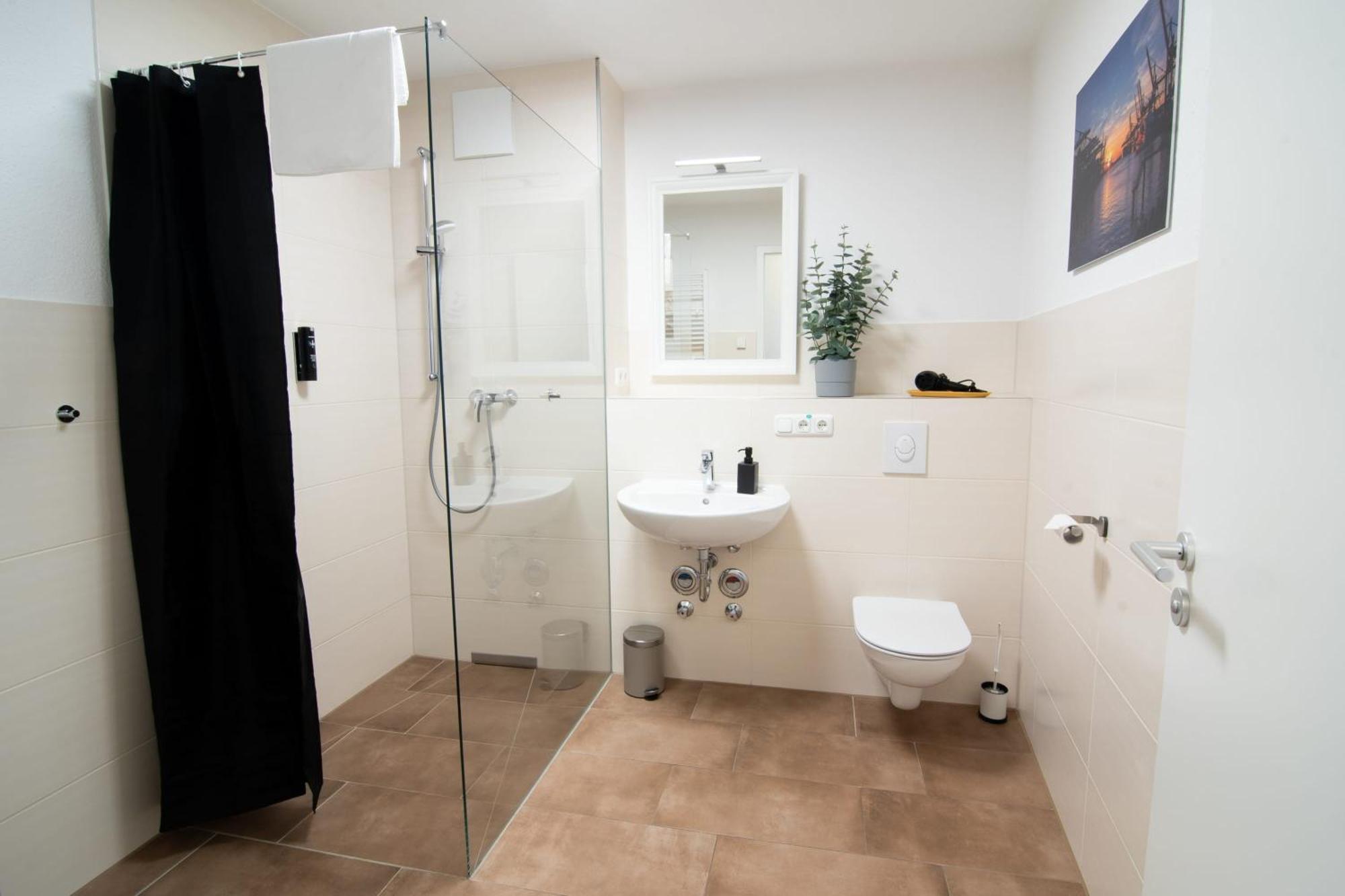 Central Apartment 4 Bedrooms For Up To 12 Guests ฮัมบูร์ก ภายนอก รูปภาพ