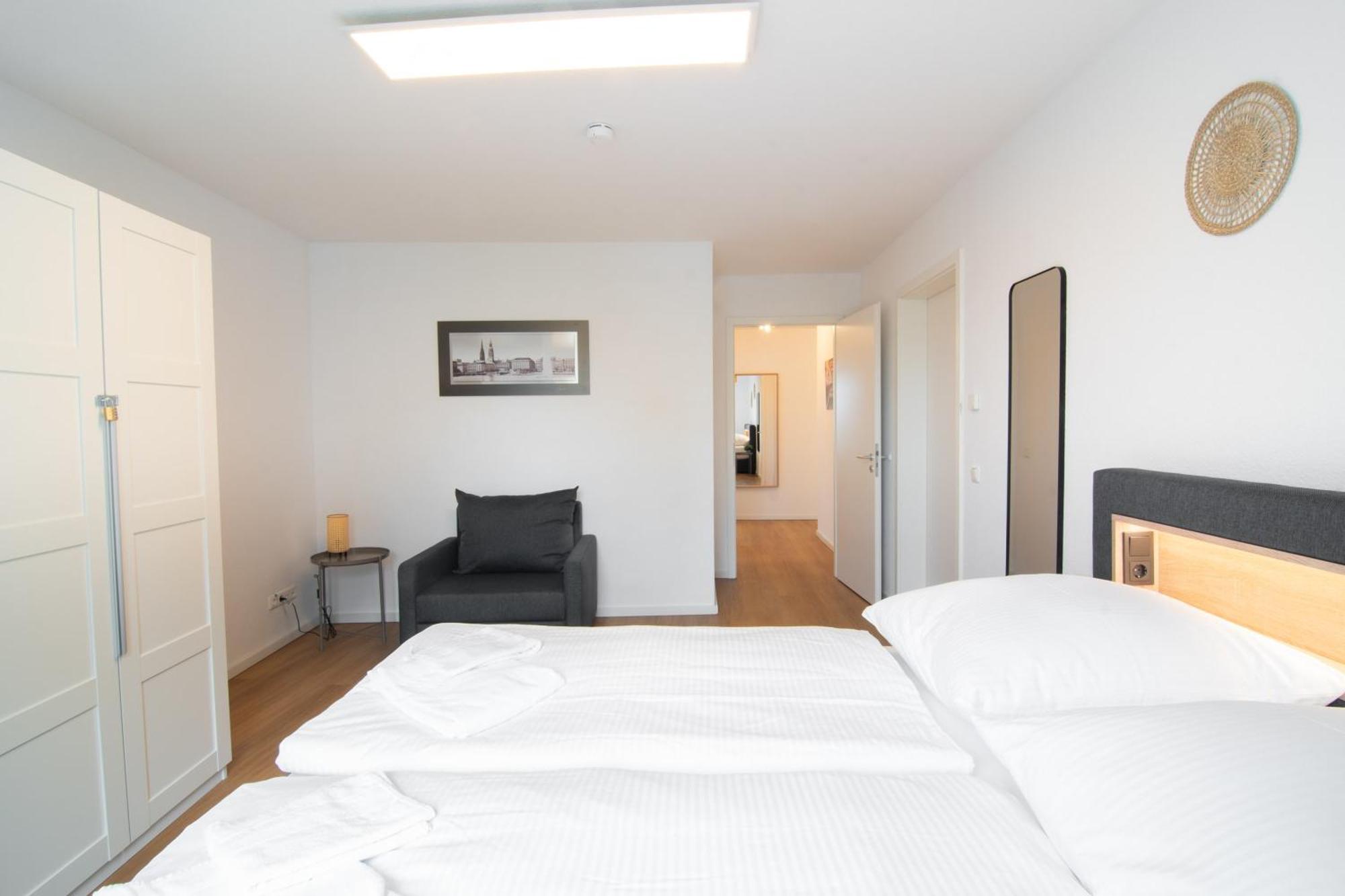Central Apartment 4 Bedrooms For Up To 12 Guests ฮัมบูร์ก ภายนอก รูปภาพ