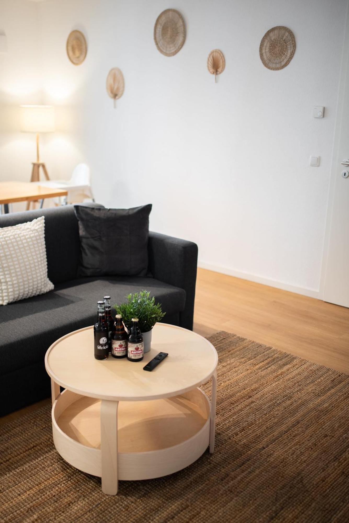 Central Apartment 4 Bedrooms For Up To 12 Guests ฮัมบูร์ก ภายนอก รูปภาพ