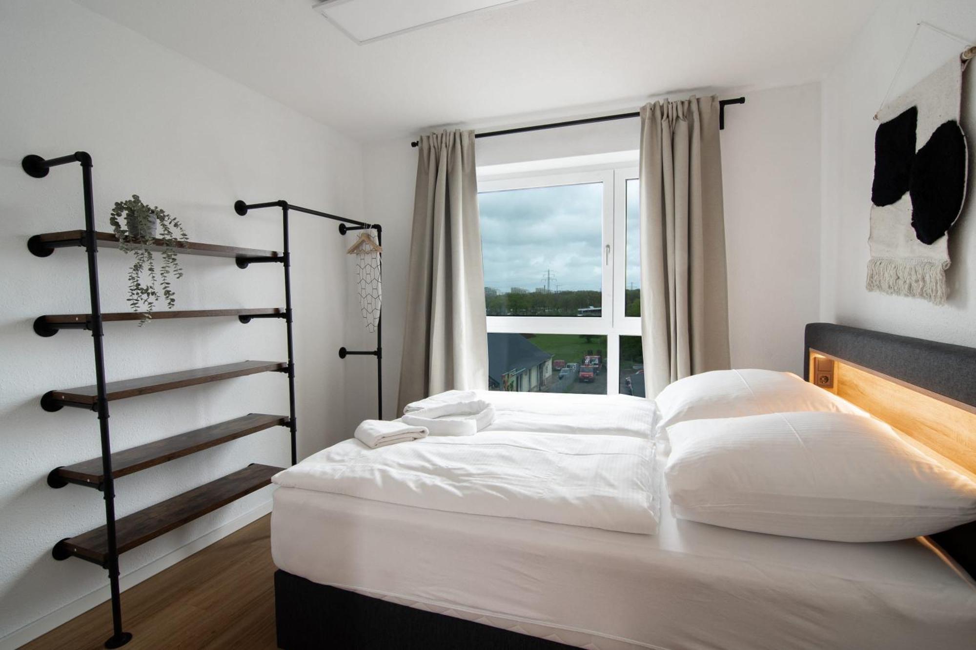 Central Apartment 4 Bedrooms For Up To 12 Guests ฮัมบูร์ก ภายนอก รูปภาพ